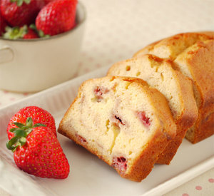 Strawberry pound cake